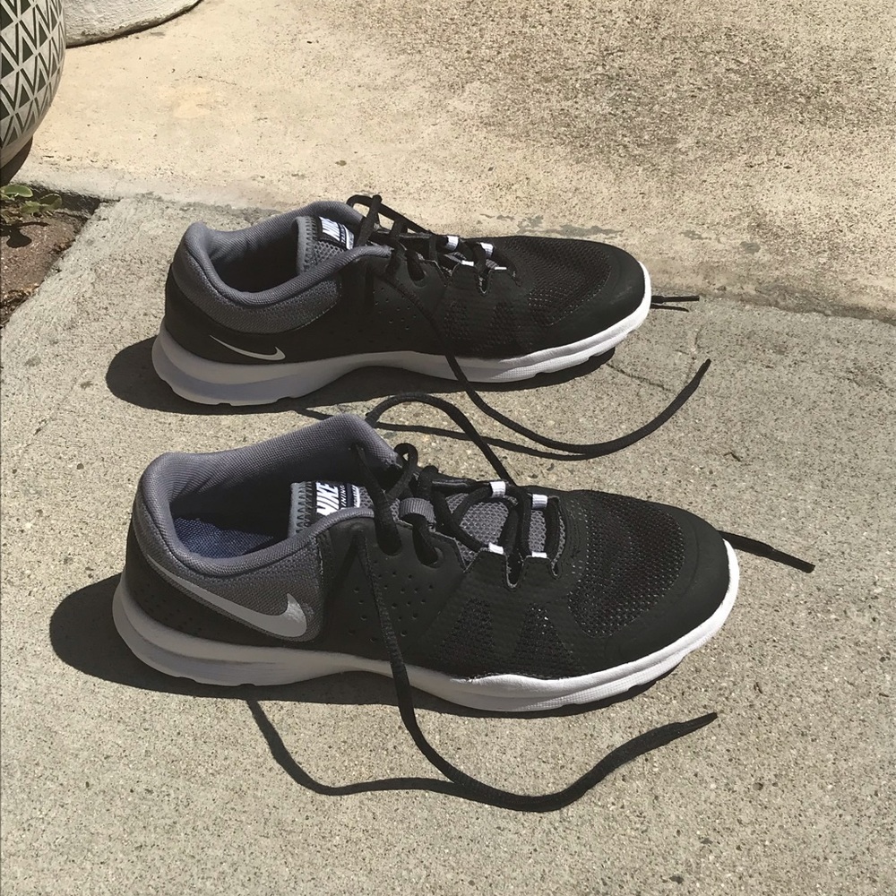 Nike Training Core Motion TR3 Black and Gray Shoes - Picture 6 of 15